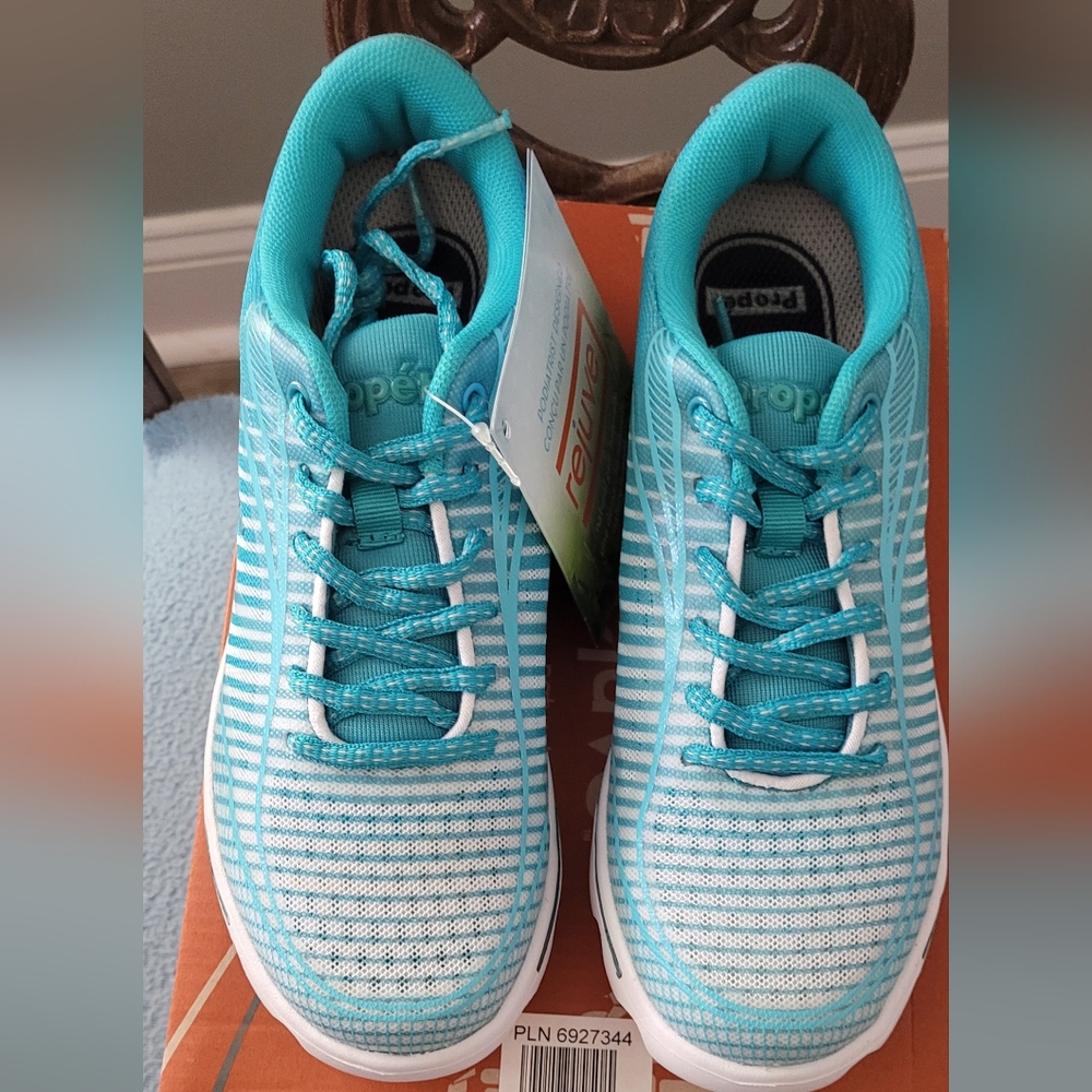 Propet Rejuve Turquoise Shoes.... Size 6.5